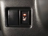 【シートヒーター】エアコンよりも暖かくなるのが早く、エンジンをかけるとあっという間にポカポカに♪エアコンと違い風が出るわけではないので乾燥に敏感な方でも安心して使用できますよ♪
