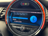 ●Bluetooth:お手持ちのスマートフォンなどと接続し、ハンズフリー通話や臨場感溢れるミュージック再生をお楽しみいただけます。無線接続ですので煩わしさもありません♪
