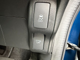 [ VSA (ABS+TCS+横すべり抑制) ]すべりやすい道や、障害物・割り込み車を避けるため急ハンドルを切った時に起こりがちなクルマの姿勢の乱れを抑制し、運転にゆとりをもたらします。