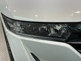 LEDヘッドライトは、点灯の瞬間から最大光量を発揮し、突然暗くなるトンネルなどでの安定感を高めます。