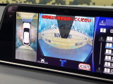 【パノラミックビューモニター】専用のカメラにより、上から見下ろしたような視点で360度クルマの周囲を確認することができます☆縦列駐車や幅寄せ時に活躍してくれます♪