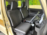 運転席シート廻りは使用感も少なく、良好な状態となっています。丁寧に使われていたことがよくわかりますね。