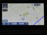 純正ナビを装備。タッチパネル式で使いやすく、お出かけもラクラクです。