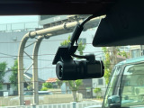 リアガラスにもドライブレコーダーがついています。