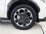 タイヤサイズは225/60R17です。