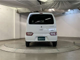 バックカメラが付いているので後方確認が非常にしやすいです。今や運転初心者も熟練者も必須装備!ついていて損はないですね♪