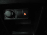 運転席シートヒーター付きで寒い朝もあったかです。