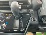 軽い操作で動かせるシフトレバー