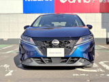 エンジンで充電してバッテリーに蓄電しモーターで走る。日産独自のパワートレーンe-POWER。滑らかな加速と優れた燃費性能が特徴です。