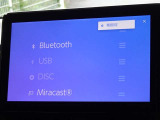 CD・DVD(再生機能)・ブルートゥース等を使用することができます。