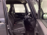 シートはフィット性も良く、楽な運転姿勢を保てます。