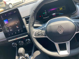 運転席インパネです。ディスプレイオーディオはアップルカープレイ、アンドロイドオートと接続して使用可能です
