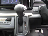 視認性の高いメーターやディスプレイで安心して運転に集中できる環境を提供します。