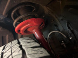お車を安心してお乗りいただく為には、足回りの定期点検が欠かせません。サービスサポート(有償保証)では無料点検もご提供しており、安心のカーライフをお過ごしいただけるサポート体制が整っています。