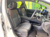 運転席シート廻りは使用感も少なく、良好な状態となっています。前オーナー様が丁寧に使っていたことがよくわかりますね。