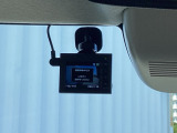 ドライブレコーダー付きです!!映像・音声などを記録する車載装置です。 もしもの事故の際の記録はもちろん、旅行の際の思い出としてドライブの映像を楽しむことができます!!
