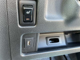 運転席はシートヒーターがついております!