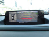 360&deg;ビューモニターでは前後左右4つのカメラ映像をさまざまな走行状況に応じて切り替えてセンターディスプレイに表示することで、駐車時や狭い道でのすれ違い時、見通しの悪い交差点進入時でも安心感を高めます