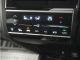 フルオートエアコン搭載!好みの温度に設定するだけで風向・風量を自動調整、いつでも快適な車内環境を保ちます。
