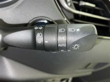 トンネルなど、周囲の明るさの変化でランプ類を自動オン・オフするコンライトです(消し忘れ防止機能付)