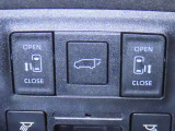両側電動スライドドアを装備しております。