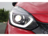 LEDヘッドライト フルLEDヘッドライト〈デイタイムランニングランプ付〉(マニュアルレベリング/オートライトコントロール機構付)