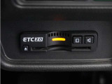 ◆ETC2.0◆進化したドライブ体験。料金収受システムだけだったETCが生まれ変わって、高速道路を賢く使うETC2.0に進化しました。多彩な情報サービスが便利で快適なドライブ体験を提供します。