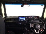 【前方視界】開放的な前方視界!運転がしやすく疲れにくいです♪窓が大きく、見通しがとっても良いおクルマですよ♪