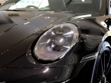 LEDヘッドライト(PDLS+)は、ダイナミックレベライザー、コーナリングライト、車速感応式ヘッドライトコントロール、ハイビームアシスタントが備わり、近遠距離や横方向の照射を的確にし安全性を高めます。