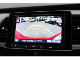 車庫入れ時は、バックカメラ3アングル切替で安心です。
