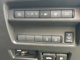 両側が電動スライドドアで、左右どちらからでも乗り降りOK。更に運転席のスイッチ、インテリキーのボタンでも開閉自在。挟み込み防止機能も安心です!