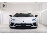 Bianco IsiBicolor S-trimDione Forged rims 20/21high gloss blackBrake calipers in orangeTransparent Engine BonnetExterior Style PackageFully electric and heated seatsRearCamera