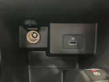 USB電源を装備してます。スマホやタブレットの充電に便利です♪