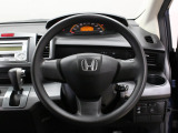 【運転席まわり】Honda独自の設計思想に基づき、自然に手を伸ばした先に操作したいものがあるようレイアウトを追求 !