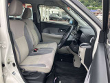 運転席・助手席です