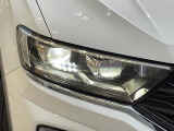 ●LEDヘッドライト:夜間走行時も良好な視界を確保し安心して運転できる高輝度LEDヘッドライトを装備!点灯速度が早く、消費電力も抑えられています。