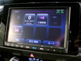 CD、DVD、Bluetooth、AM、FM、スマートフォン接続ができます。