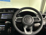 使いやすく運転しやすいレイアウトの運転席周り。