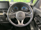 【純正革巻きステアリング】上質な革を使用することで、手にしっかり馴染みとても運転しやすいハンドルです♪