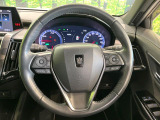 【純正革巻きステアリング】上質な革を使用することで、手にしっかり馴染みとても運転しやすいハンドルです♪