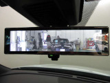 スマートルームミラー付きで後部座席に乗車してても後方がしっかり見れます