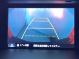 バックでの車庫入れも安心です! リアカメラが付いているバックモニター付のナビを装備しております。操作線もついており距離感も画面から確認できます。