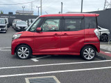当店は照明・屋根付きスペースございますので雨天時も安心して現車確認が可能です。