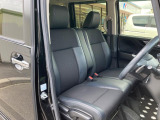 運転席シート廻りは使用感も少なく、良好な状態となっています。丁寧に使われていたことがよくわかりますね。