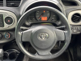 インテリアに合わせたデザインのステアリングは、運転される方のことも考え、運転しやすい形状、大きさです。是非一度、実際に触ってお確かめください。