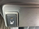 シートヒーターもついており、寒い冬も一気に暖かくなります。