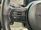 ステアリングにオーディオ操作スイッチが付いています。オーディオ画面に直接タッチしなくても操作が出来ますので、運転に集中できます。