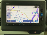 ナビゲーションはフルセグTV対応のGathers純正メモリーナビを搭載しています。Bluetoothオーディオ機能がありますので、スマートフォンなどの音楽も再生できます。