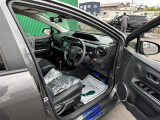 【運転席】座り心地が良いシートなので長時間の運転でも快適にお過ごしいただけます。新品のフロアマットのご注文も可能です。掲載箇所以外にご希望の写真がございましたらお気軽にお問い合わせ下さい。