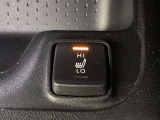 運転席、助手席にはシートヒーターが付いています。最近の冬場は例年よりも寒くなっています。。。シートヒーターがあるとないとじゃ大違い!ぜひお試しあれ!